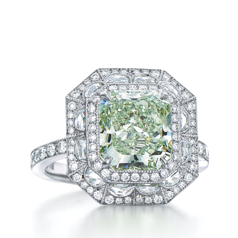 COLOURED DIAMOND AND DIAMOND RING | Christie's
